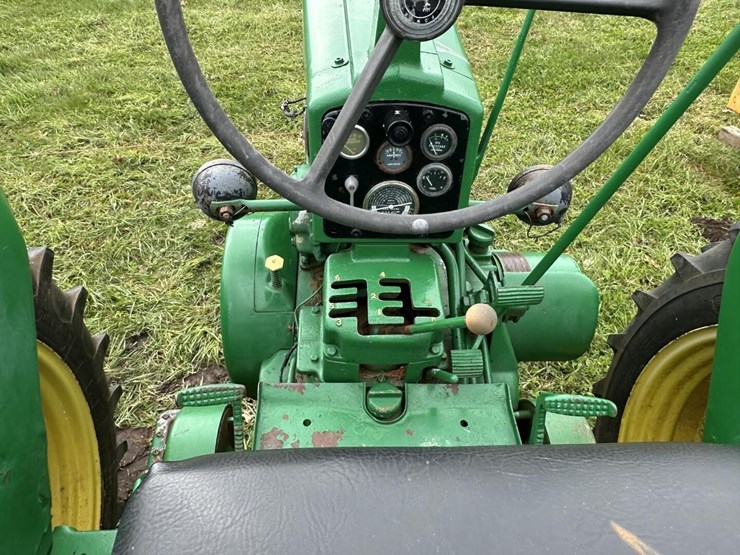 john-deere-520-image-14