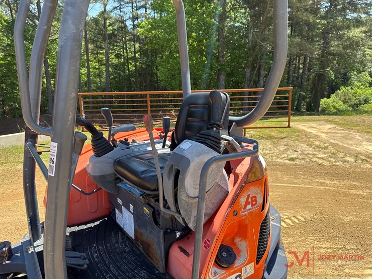 2008-kubota-u35-image-5