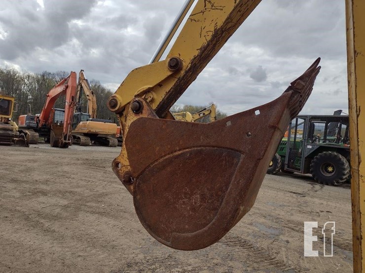 1995-deere-300d-image-33