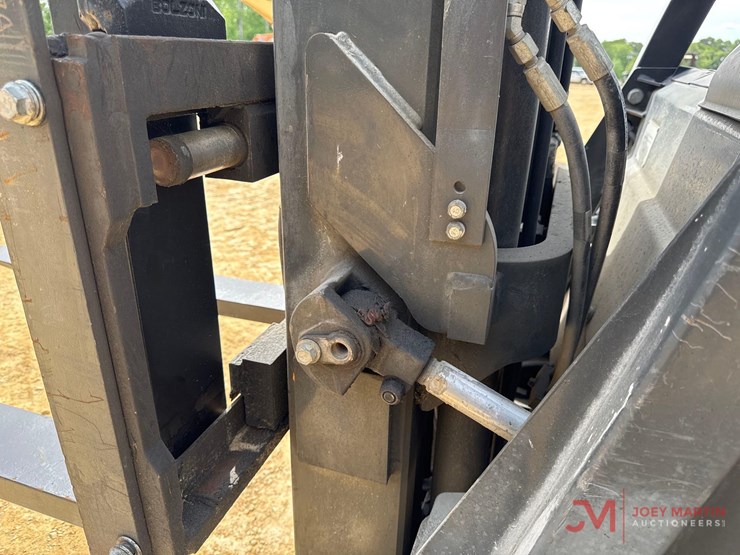 cat-2c8000-straight-mast-forklift-image-6