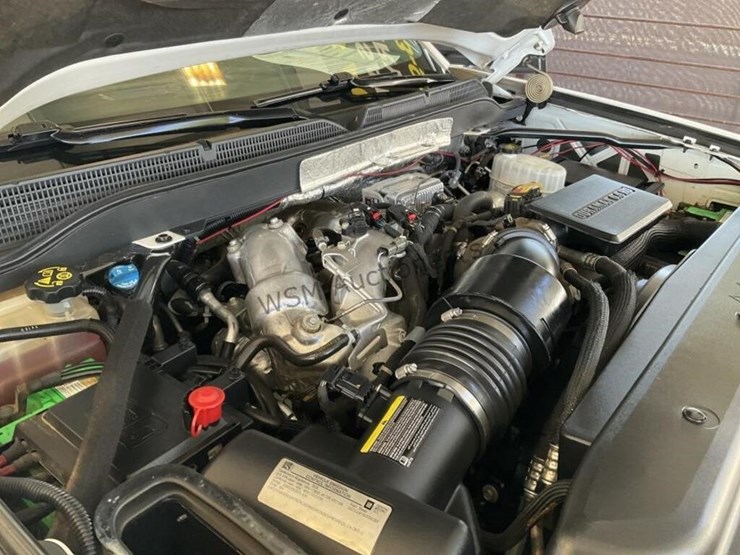 2018-chevrolet-silverado-2500hd-image-12