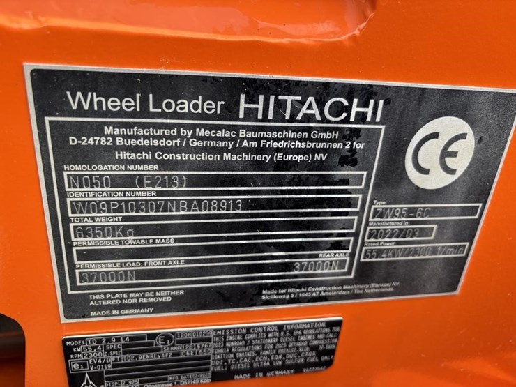 2022-hitachi-zw95-image-44