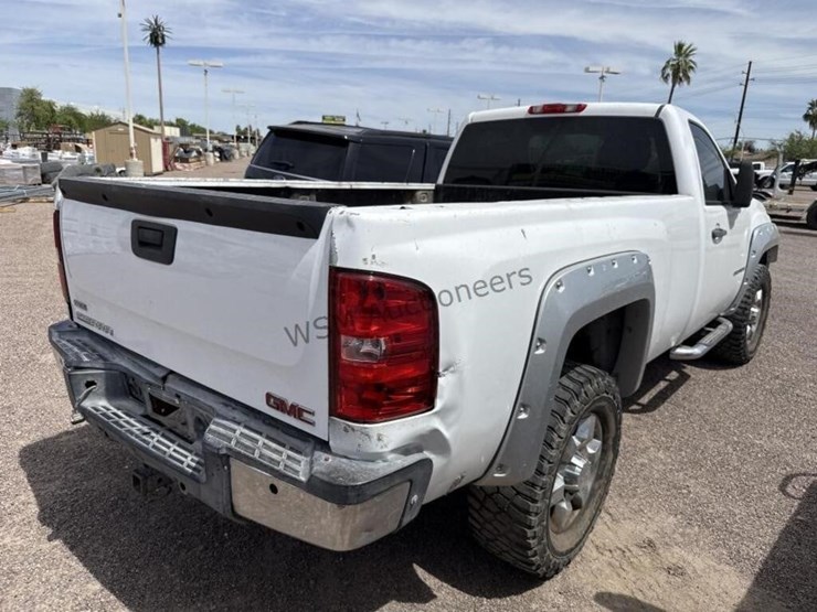 2009-gmc-sierra-2500hd-image-7