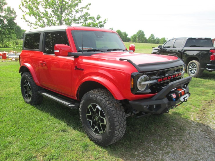 2023-ford-bronco-image-2