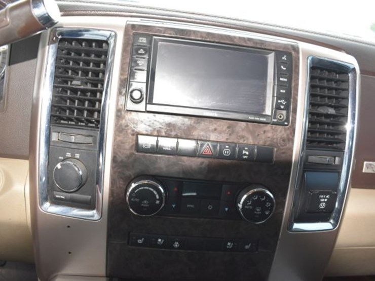 2012-dodge-3500-image-9