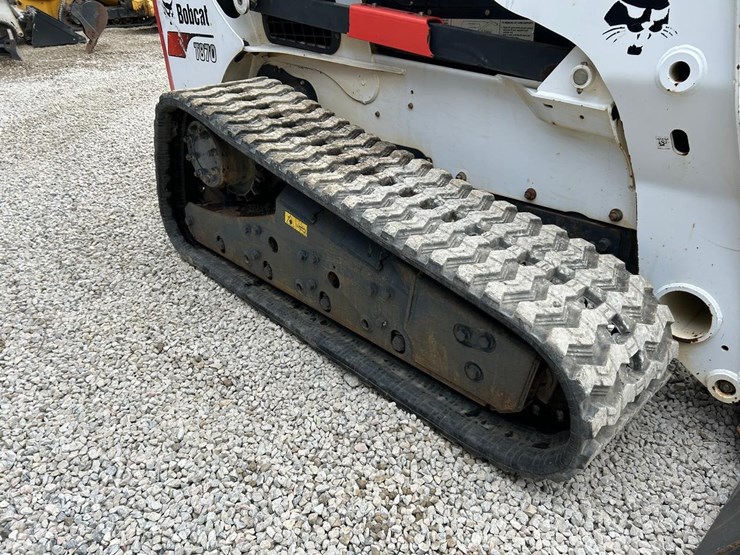 2017-bobcat-t870-image-12