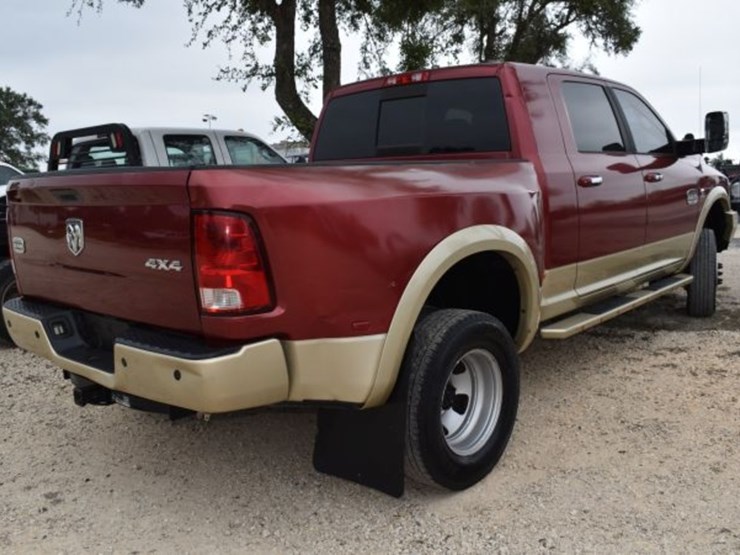 2012-dodge-3500-image-14
