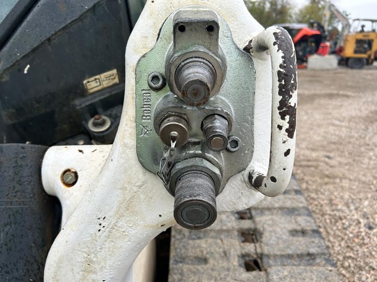 2022-bobcat-t76-image-11
