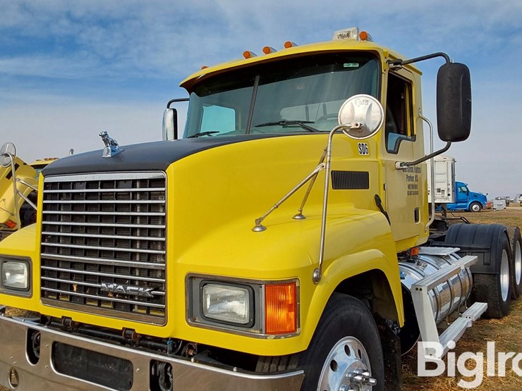 2015-mack-pinnacle-chu613-t/a-truck-tractor-image-12