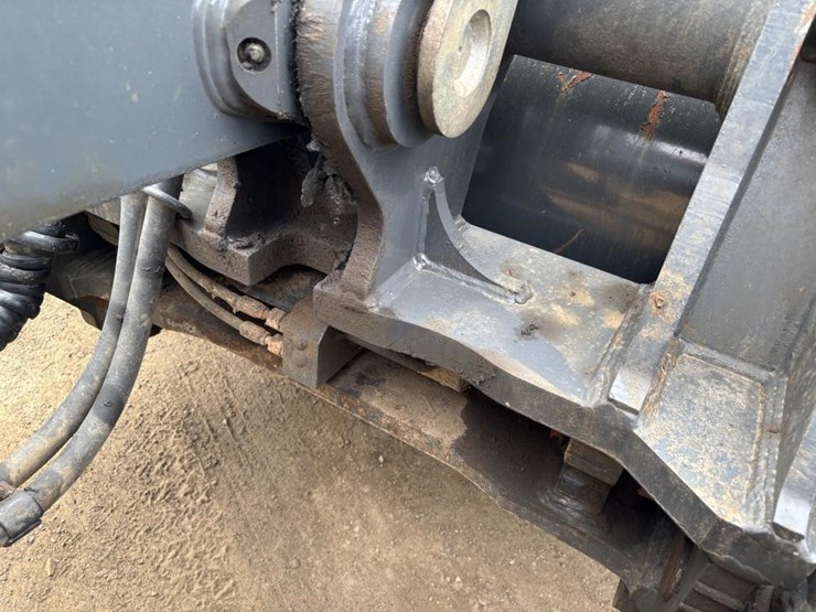 2023-john-deere-544-image-12