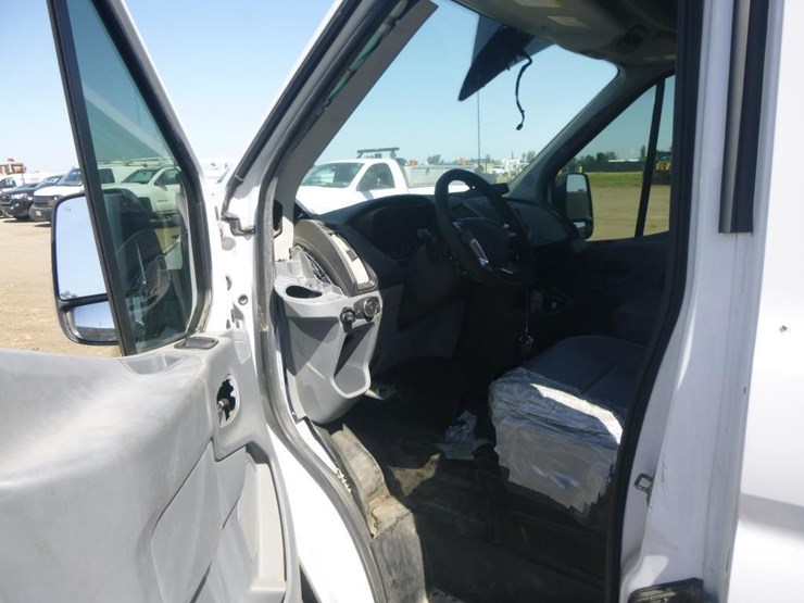 2017-ford-transit-image-8