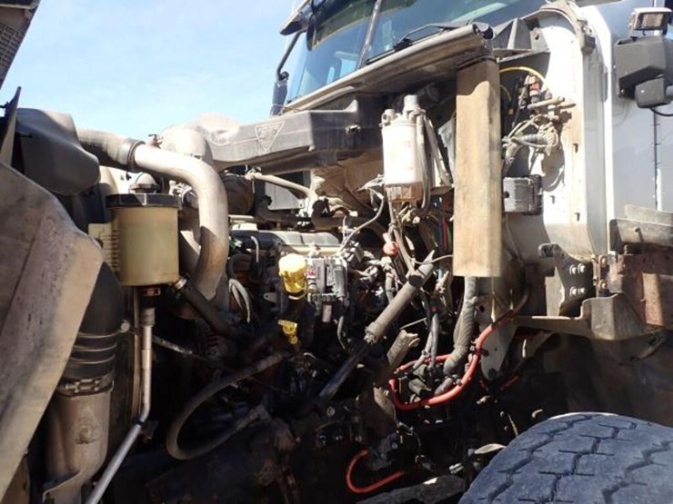2012-caterpillar-ct660s-image-56