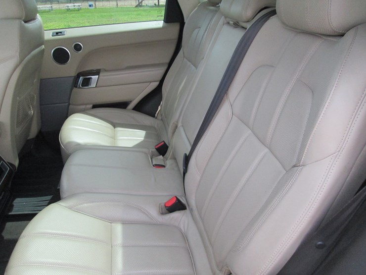 2015-land-rover-range-rover-image-17