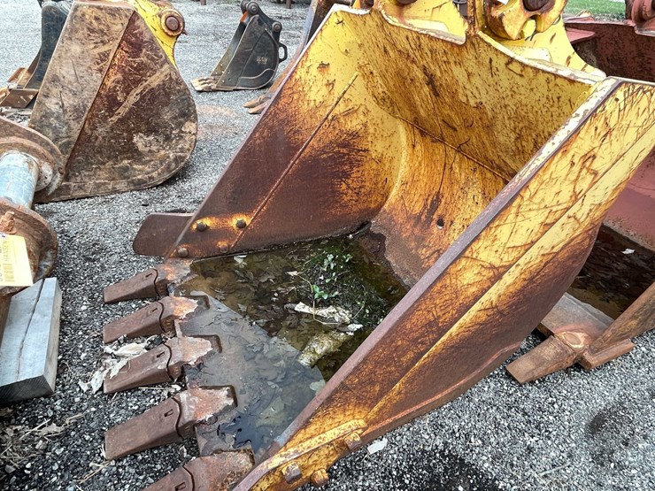 #5018-•-excavator-bucket-image-1