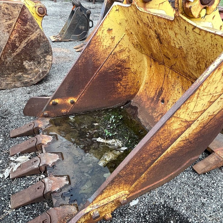 #5018 • Excavator Bucket