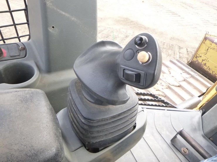 2015-caterpillar-d4k2-lgp-image-9