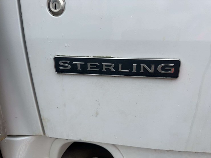 2003-sterling-at9500-image-13