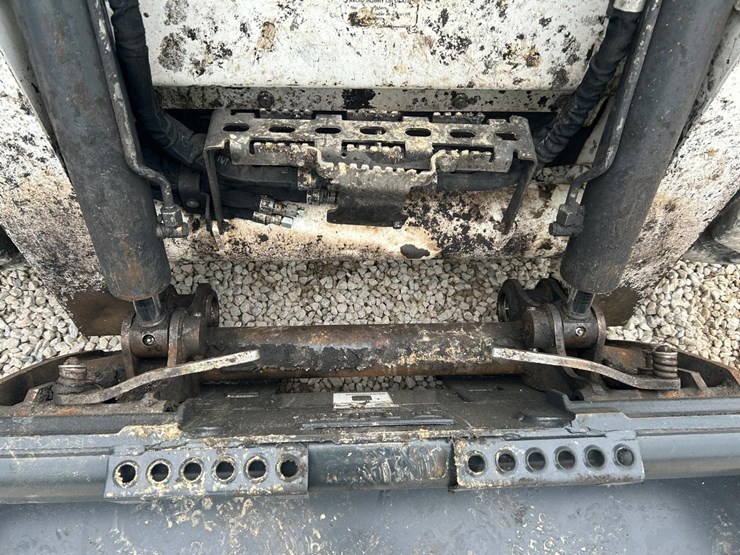 2022-bobcat-s740-image-10
