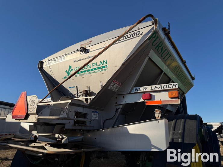 2011-john-deere-4930-image-13