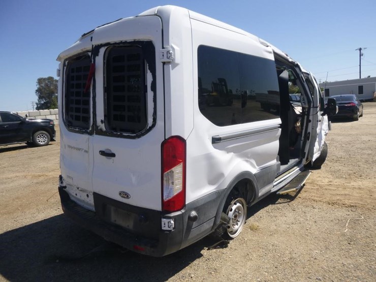 2019-ford-transit-image-15