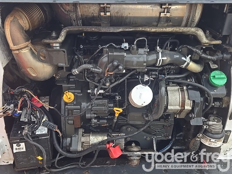 2016-bobcat-t750-image-29