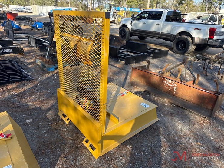 12,000-lb-winch-skid-steer-attachment-image-2