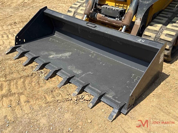 deere-331g-image-17