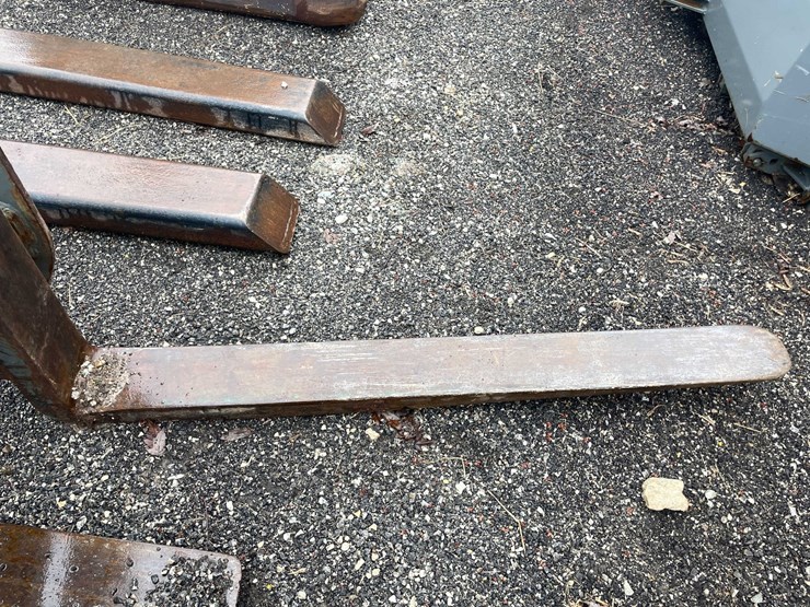 #5066-•-set-of-forks-with-quick-attach-mount-image-17