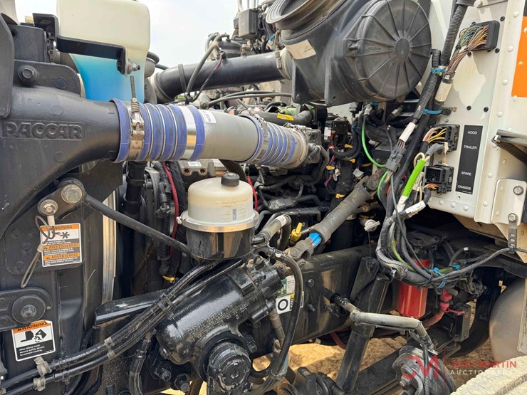 2019-peterbilt-348-image-20
