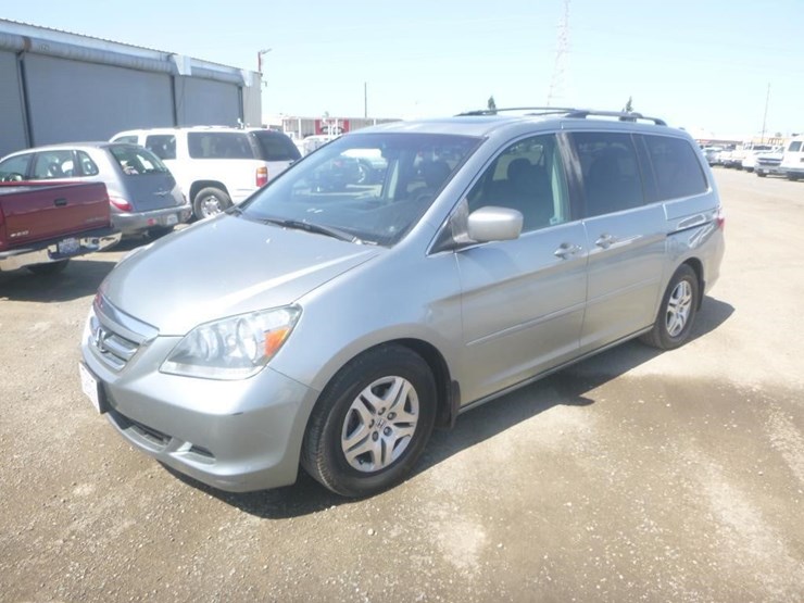 2006-honda-odyssey-image-1