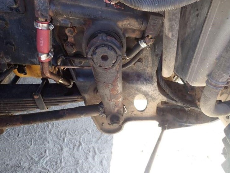 2012-caterpillar-ct660s-image-60
