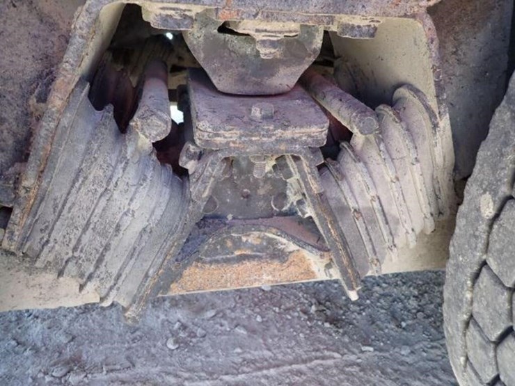 2012-caterpillar-ct660s-image-97