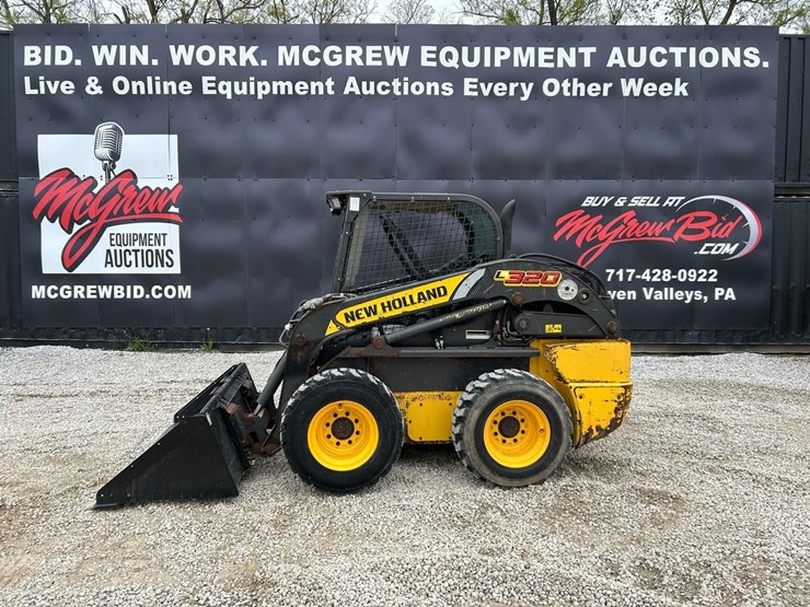 2023-new-holland-l320-image-1