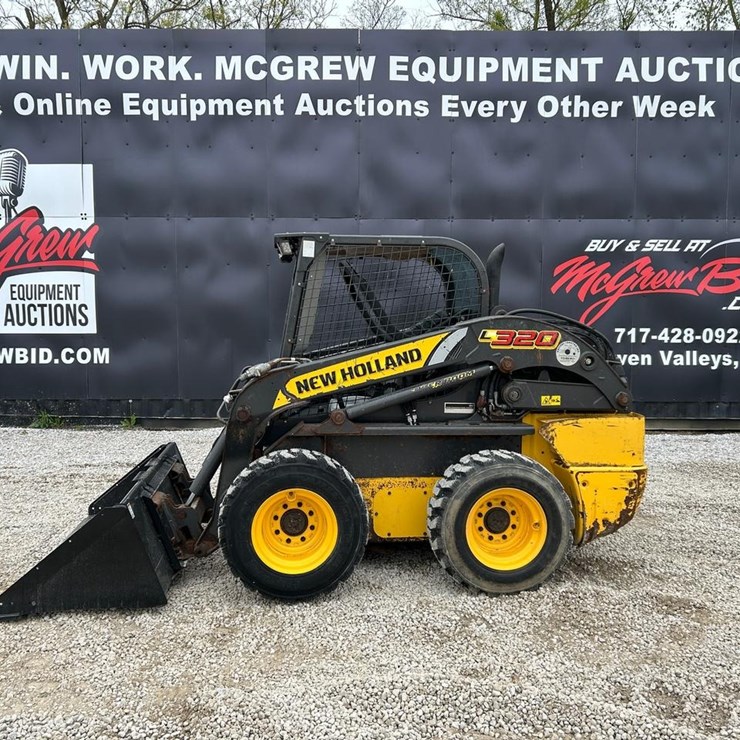 2023 NEW HOLLAND L320