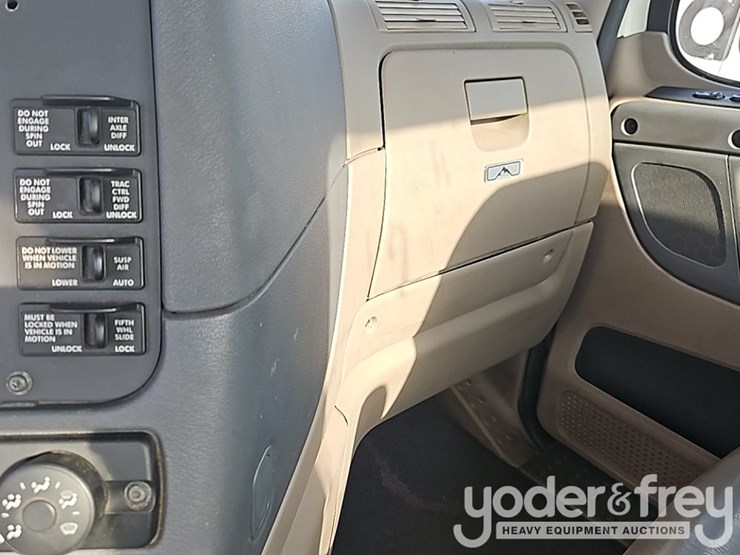 2019-freightliner-cascadia-125-image-29