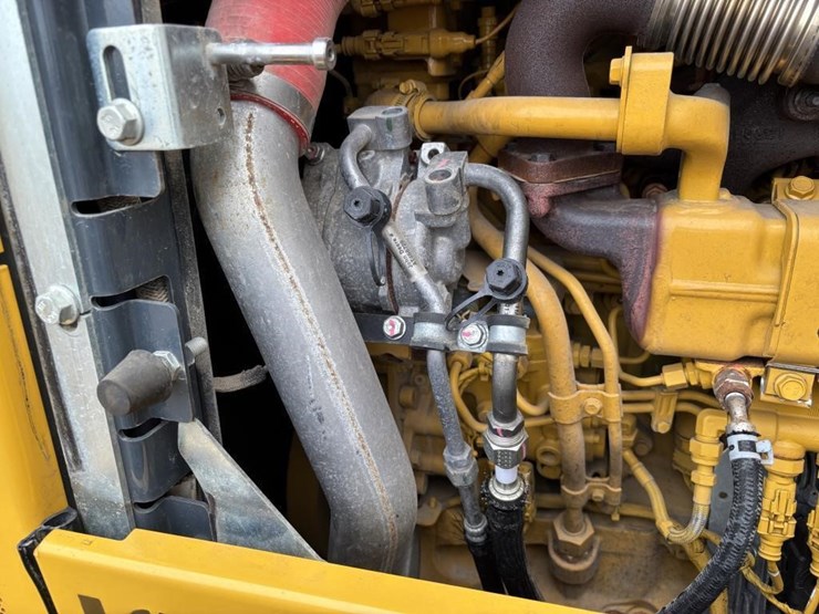 2023-john-deere-544-image-45