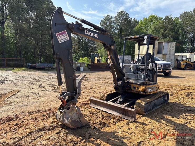 2016-deere-35g-image-2