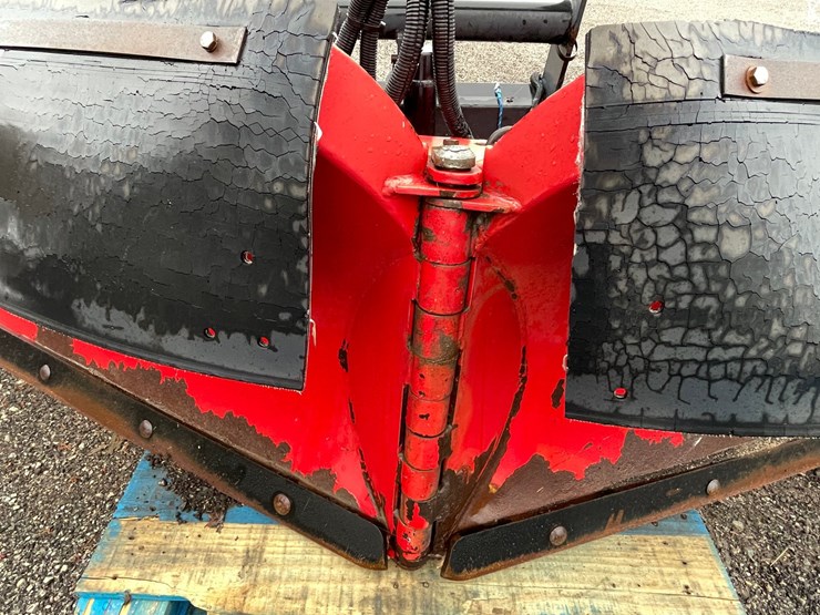 #5053-•-boss-v-snow-plow-with-mounting-brackets-image-4