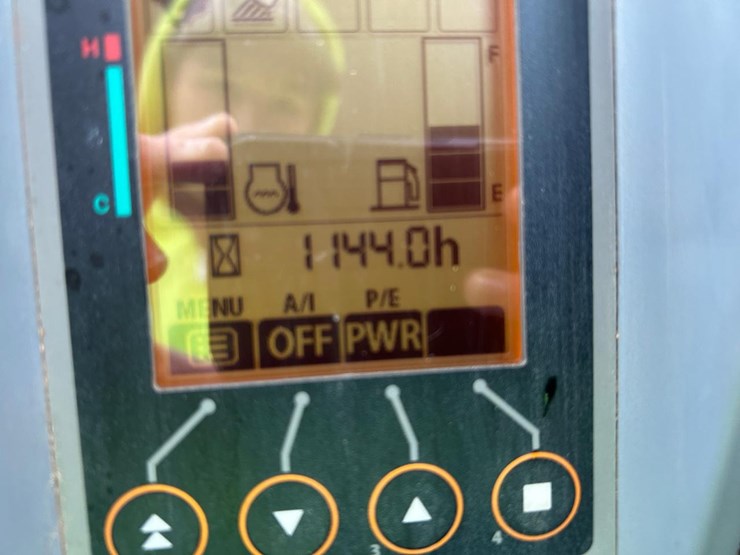 2019-deere-30g-image-21