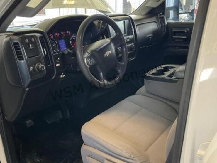 2018-chevrolet-silverado-2500hd-image-22