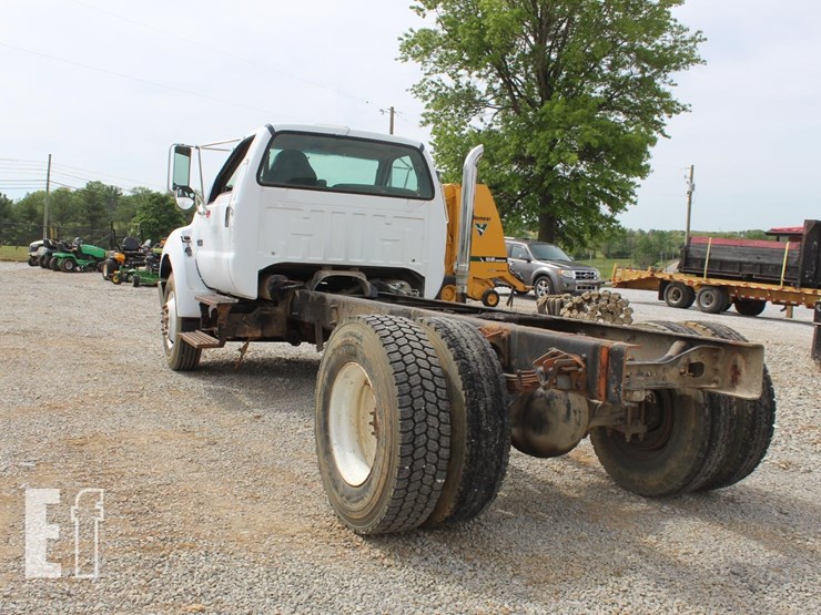 2005-ford-f750-sd-image-2