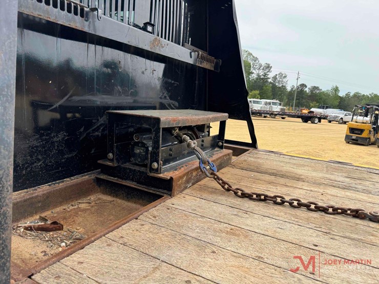 2019-peterbilt-348-image-7