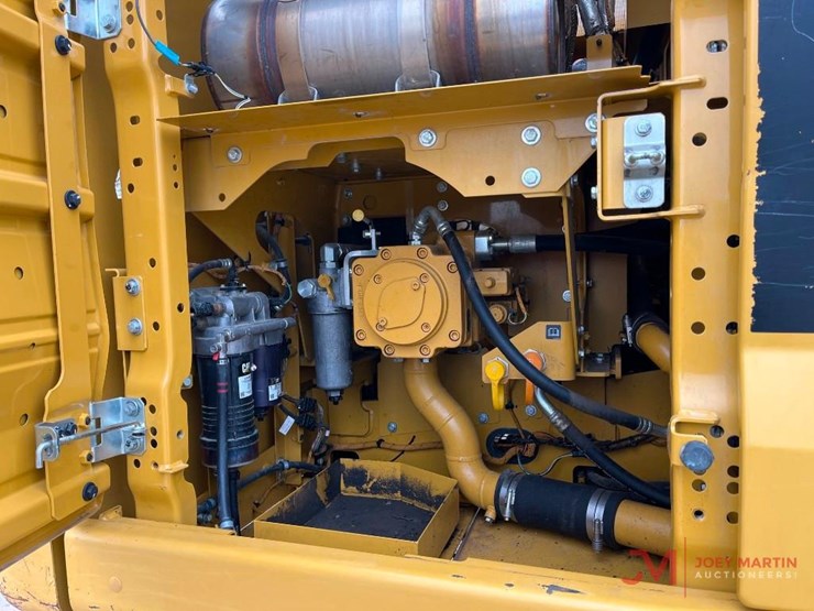 2019-caterpillar-320-image-15