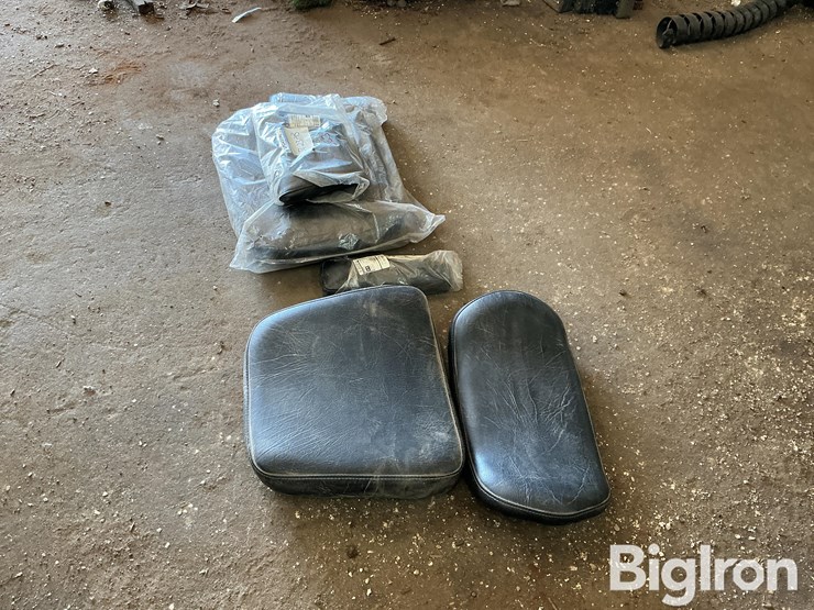 case-tractor-seats-image-4