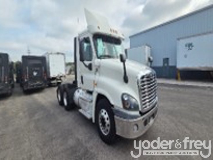 2019-freightliner-cascadia-125-image-2