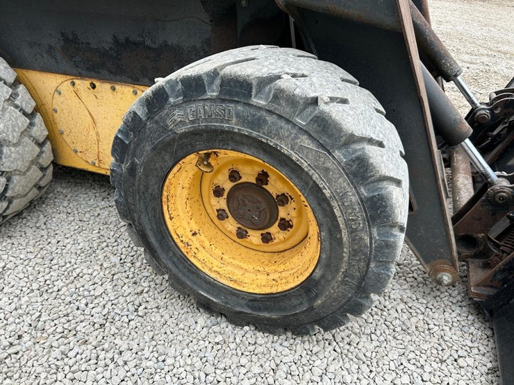 new-holland-l190-image-12