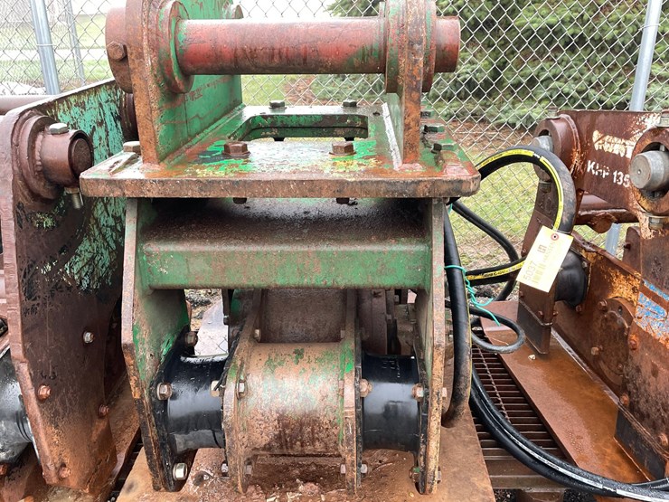 #5037-•-hydraulic-plate-compactor-attachment-image-2