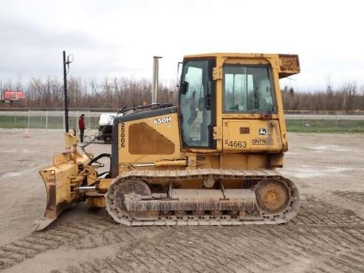2002-deere-650h-lt-image-8