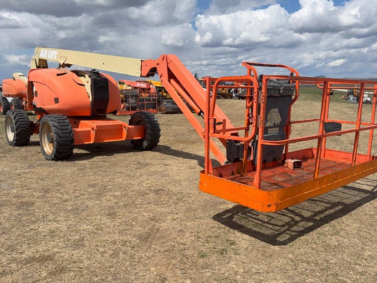 2006-jlg-600aj-image-1