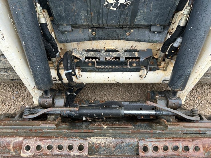 2022-bobcat-t76-image-10